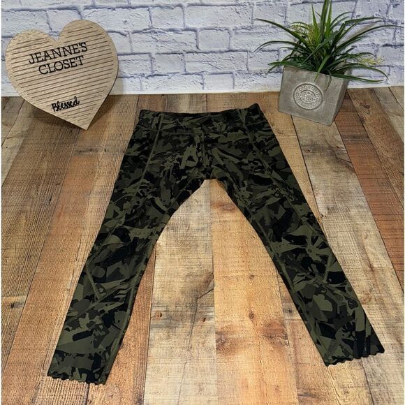 Lululemon Tight Stuff Tight
Pop Cut Fatigue Green Black - Picture 1 of 14